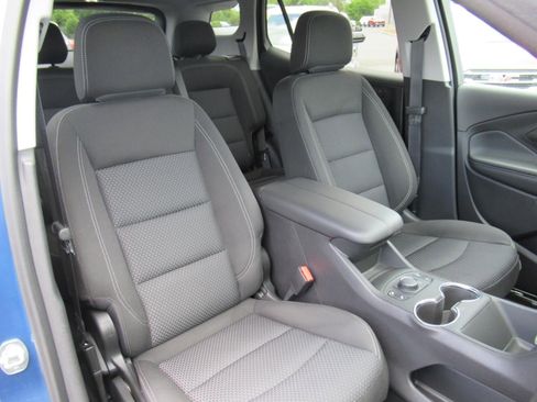 Used 2024 GMC Terrain SLE w/ Driver Convenience Package FWD image 10