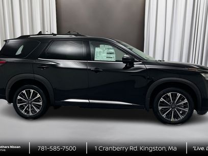 New 2026 Nissan Pathfinder Platinum w/ Lighting Package