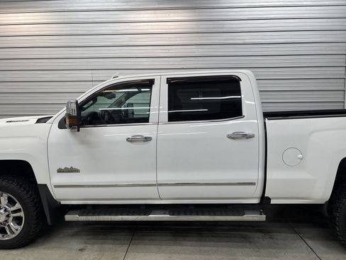 Used 2017 Chevrolet Silverado 2500 High Country w/ Duramax Plus Package image 5