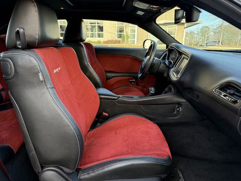 Used 2016 Dodge Challenger SRT Hellcat image 35