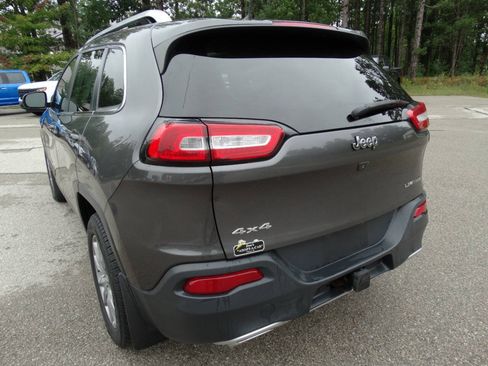 Used 2018 Jeep Cherokee 4WD Limited w/ Luxury Group w/ Luxury Group image 10