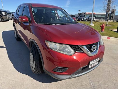 Used 2015 Nissan Rogue S image 2
