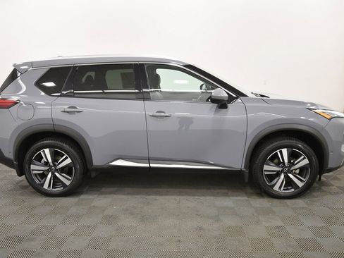 Used 2023 Nissan Rogue SL w/ SL Premium Package image 9