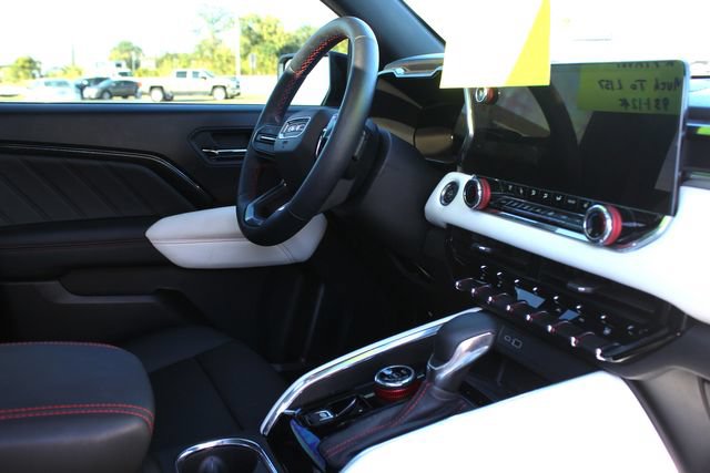 Used 2024 GMC Canyon AT4X AWD/4WD image 27