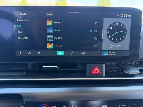 Used 2025 Kia Carnival FWD image 34