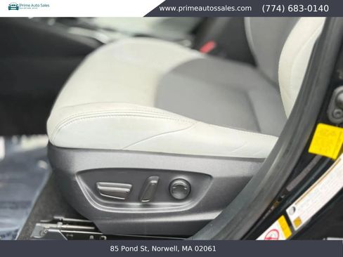 Used 2019 Toyota Corolla XSE FWD image 9
