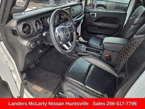 Used 2023 Jeep Gladiator Overland AWD/4WD image 17
