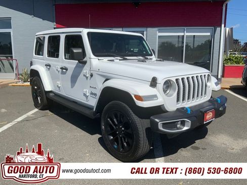 Used 2022 Jeep Wrangler Unlimited Sahara w/ Cold Weather Group AWD/4WD image 3