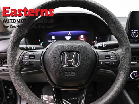 Used 2025 Honda Accord SE image 10