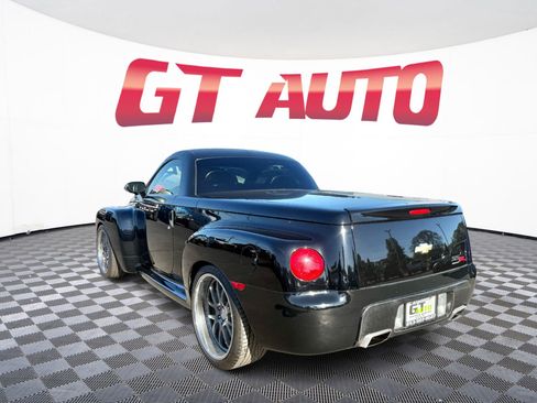 Used 2004 Chevrolet SSR w/ Preferred Equipment Group RWD image 4