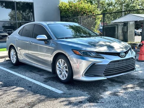 Used 2021 Toyota Camry LE image 12
