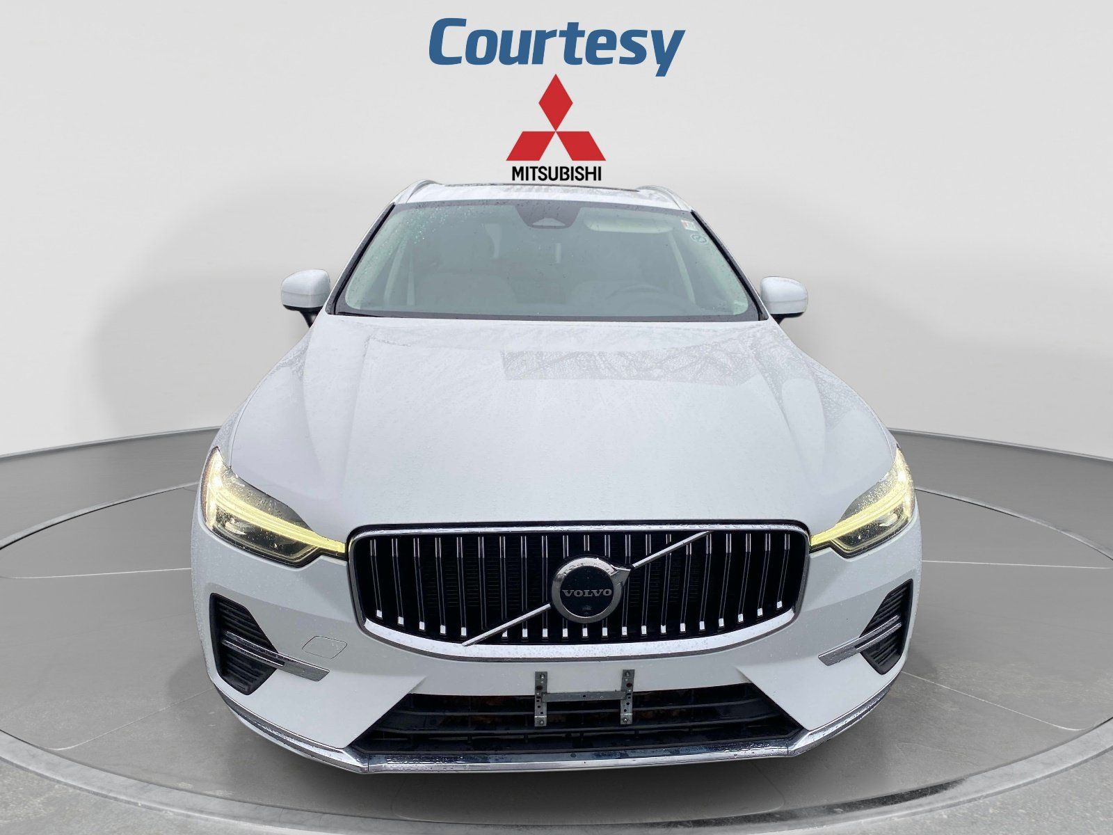 Used 2023 Volvo XC60 B5 Plus AWD/4WD image 11