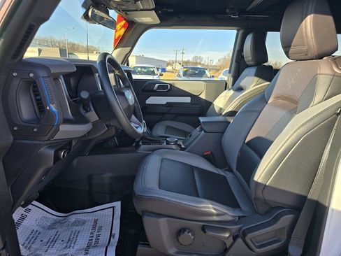 Used 2024 Ford Bronco Black Diamond image 14
