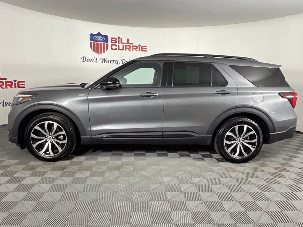 Used 2025 Ford Explorer ST-Line w/ Premium Package RWD image 5