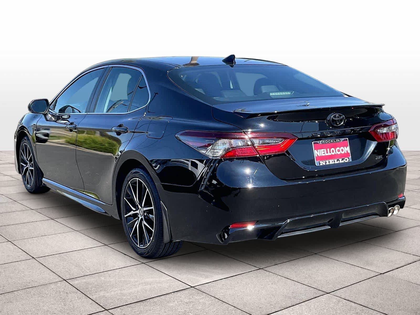 Used 2024 Toyota Camry SE FWD image 14