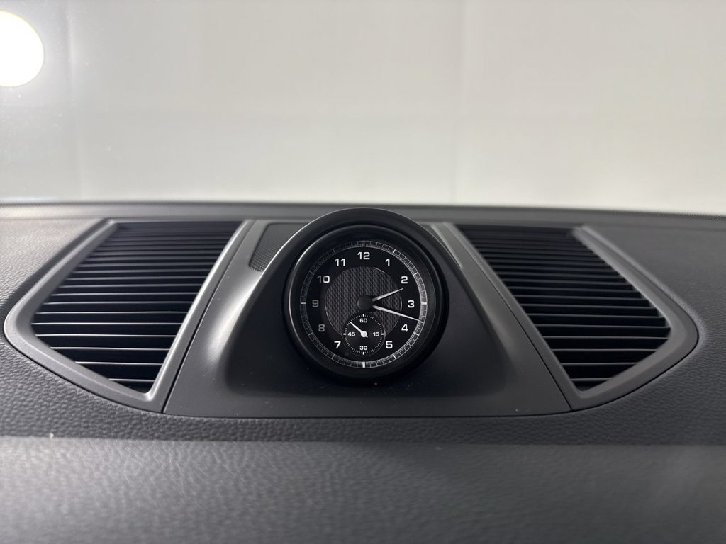 Certified 2026 Porsche Macan AWD/4WD image 29