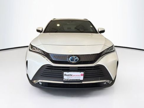 Used 2023 Toyota Venza XLE AWD/4WD image 2