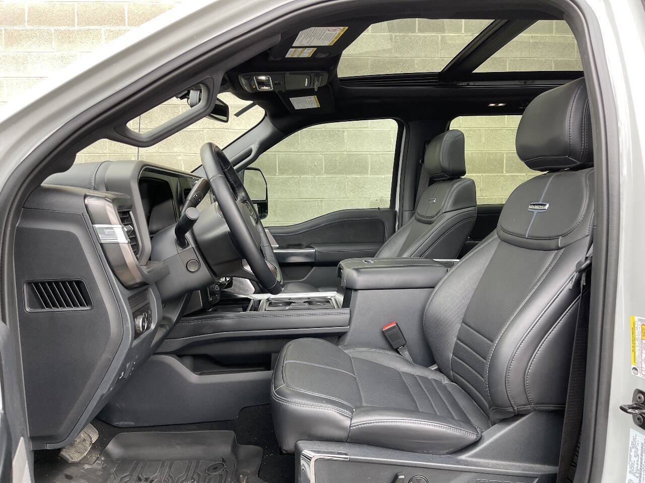 Used 2026 Ford F350 Platinum w/ Tremor Off-Road Package AWD/4WD image 12