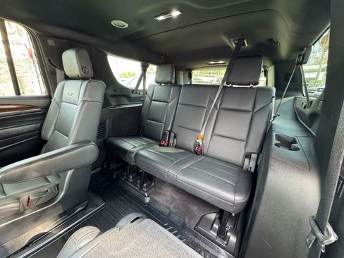 Used 2022 Cadillac Escalade ESV Luxury image 14