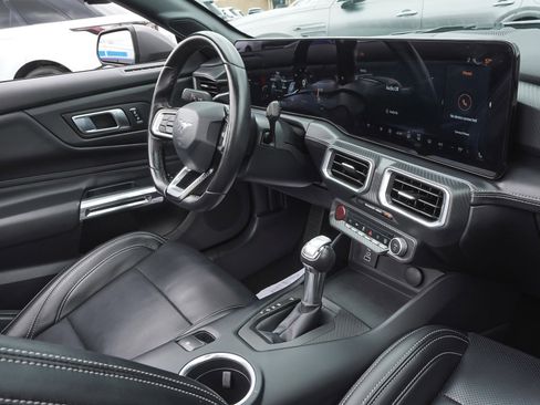 Used 2025 Ford Mustang Premium RWD image 35