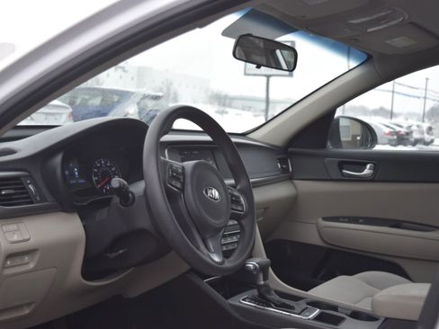 Used 2018 Kia Optima LX w/ 17" Alloy Wheels Package image 5