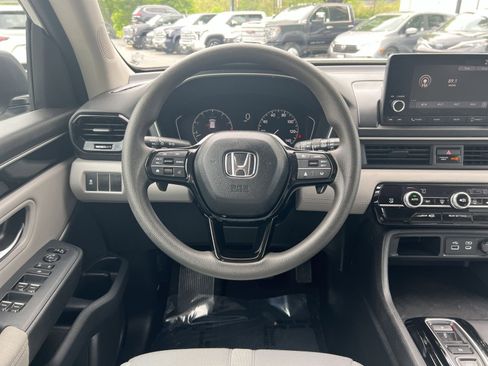 Used 2023 Honda Pilot LX image 23