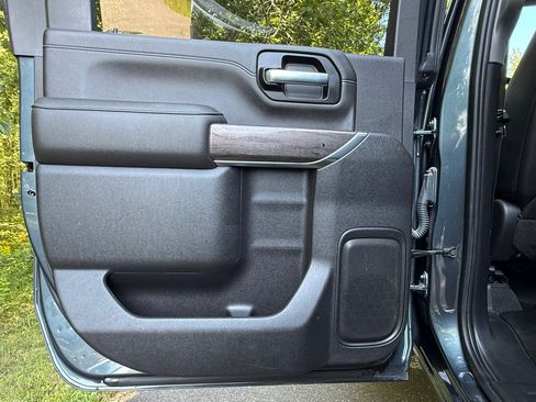 Used 2020 Chevrolet Silverado 2500 LTZ w/ LTZ Premium Package image 29