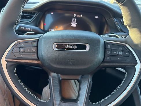 New 2026 Jeep Grand Cherokee Altitude image 20