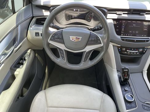 Used 2021 Cadillac XT5 Premium Luxury FWD image 21