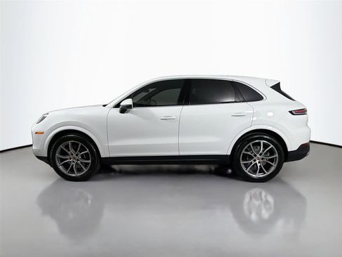 Used 2026 Porsche Cayenne E-Hybrid AWD/4WD image 2