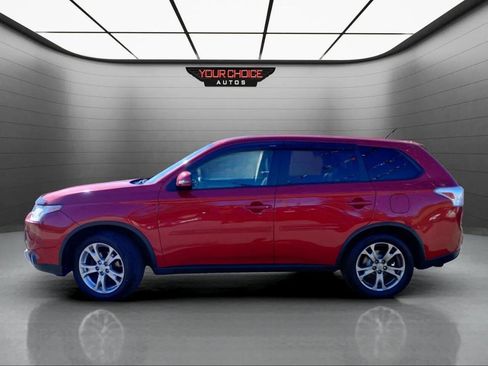 Used 2015 Mitsubishi Outlander SE image 2