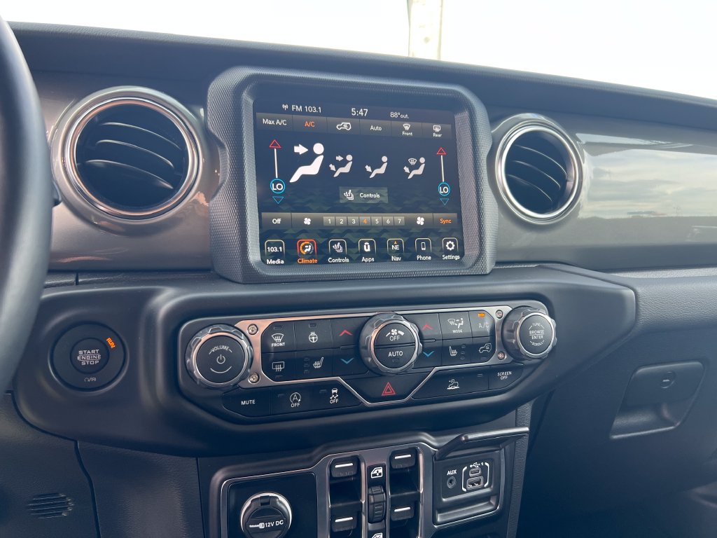 Used 2023 Jeep Wrangler Unlimited Sahara AWD/4WD image 28
