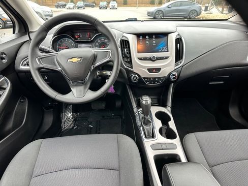 Used 2017 Chevrolet Cruze LS image 11