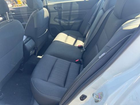 Used 2025 Nissan Altima 2.5 SV image 25