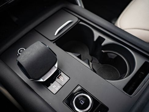 Used 2023 Land Rover Discovery S R-Dynamic image 23