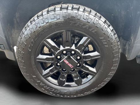 Used 2024 GMC Sierra 2500 AT4 w/ AT4 Premium Plus Package AWD/4WD image 16