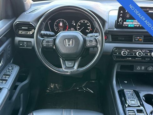 Certified 2025 Honda Pilot TrailSport image 16