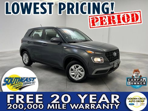 Used 2025 Hyundai Venue SE image 1