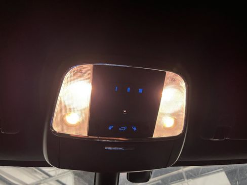 Used 2022 Jeep Grand Cherokee Laredo X image 22