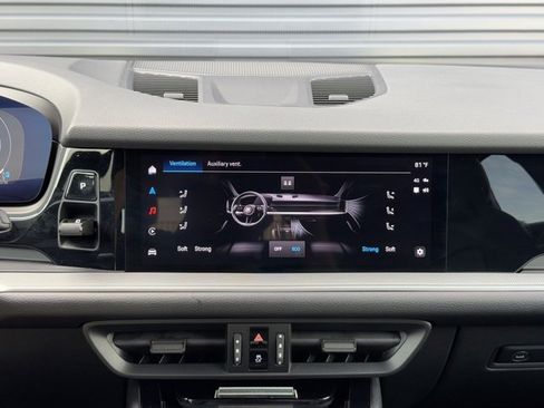 Certified 2024 Porsche Cayenne image 21