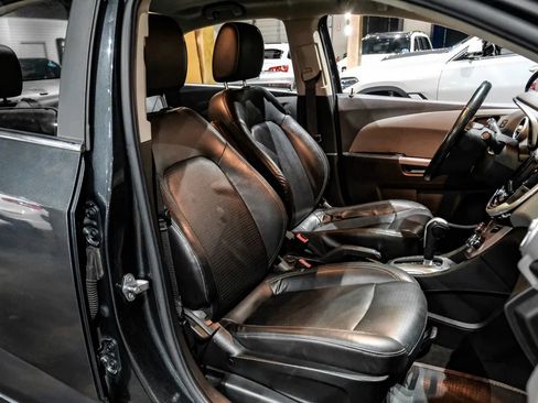 Used 2019 Chevrolet Sonic Premier FWD image 32