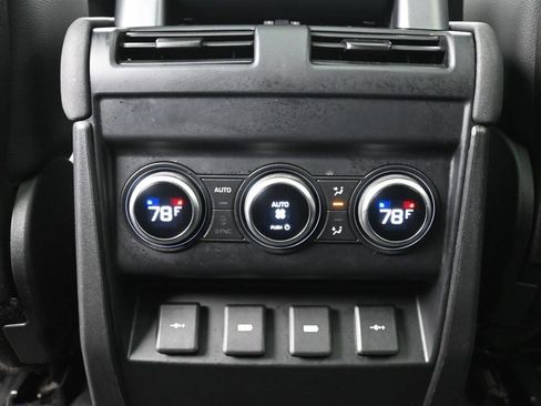 Used 2020 Land Rover Defender 110 SE image 20