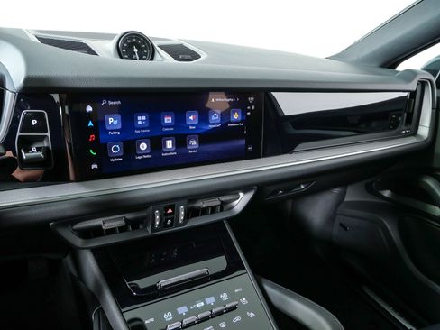 New 2026 Porsche Cayenne Coupe AWD/4WD image 13