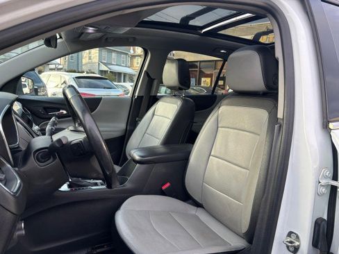 Used 2018 Chevrolet Equinox Premier image 12