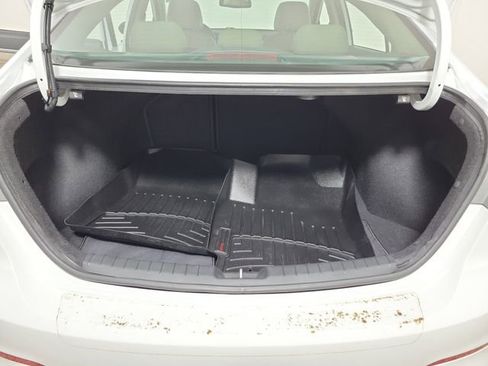 Used 2017 Hyundai Elantra Limited w/ Limited Ultimate Package 05 FWD image 10