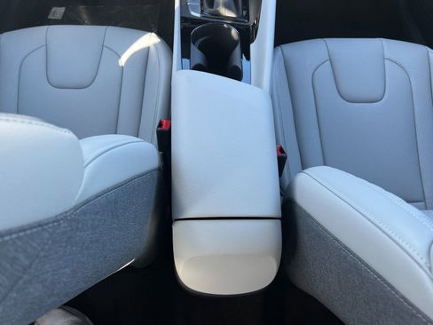 New 2026 Hyundai Elantra Limited FWD image 19