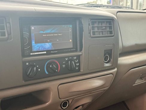 Used 2003 Ford F250 XLT image 18