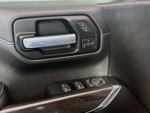 Used 2019 Chevrolet Silverado 1500 LTZ w/ LTZ Premium Package AWD/4WD image 18