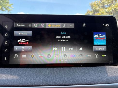 Used 2025 Nissan Kicks SV FWD image 17