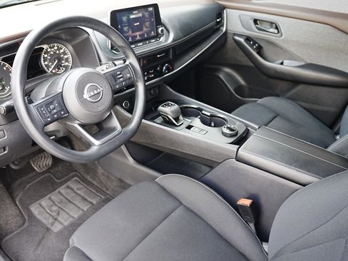 Used 2023 Nissan Rogue S image 8